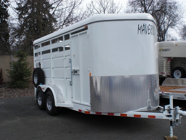 2010 C&B Maverick 