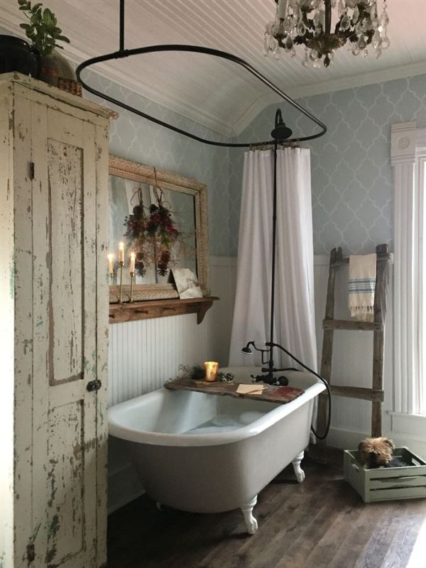 claw foot tub