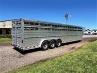 2025 Elite 32' x 8' livestock trailer