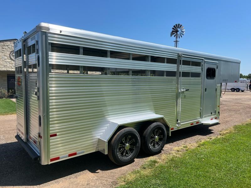 2023 Sundowner 20ft stock combo with 4' tack room