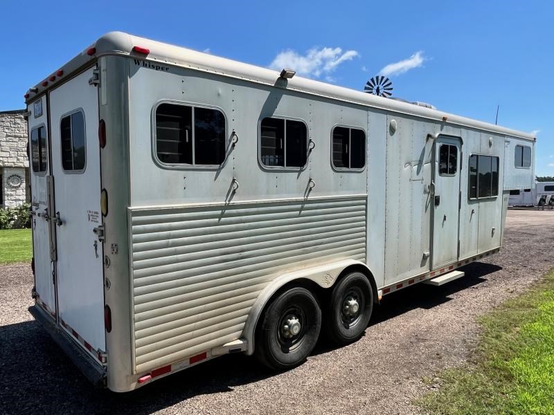 2002 Sooner 3 horse 10' living quarter