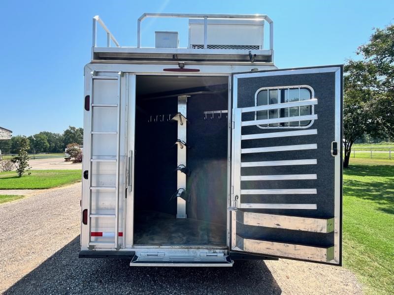 2019 Twister Trailer 4 horse side load 12'8" living quarter