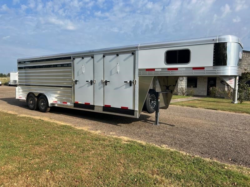 2025 Exiss 2025 exiss 24' show cattle with 4 pens