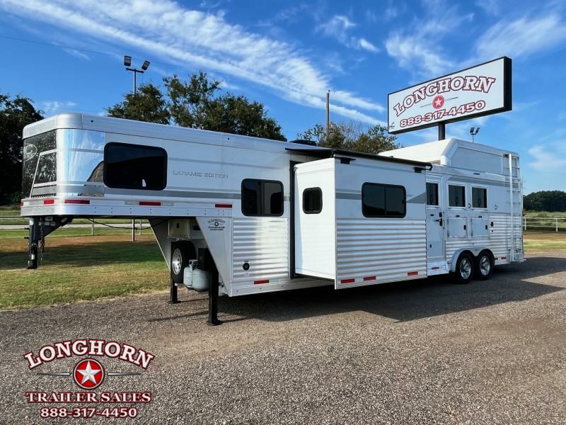 2021 smc 3 horse 14ft living quarter with slide out