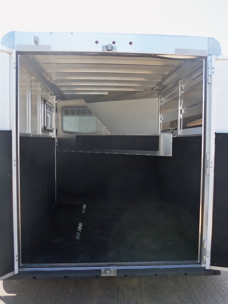 Trailer Photo 8