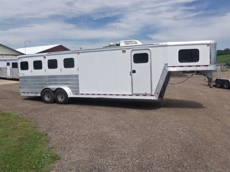 2007 Kiefer Built 4 horse weekender