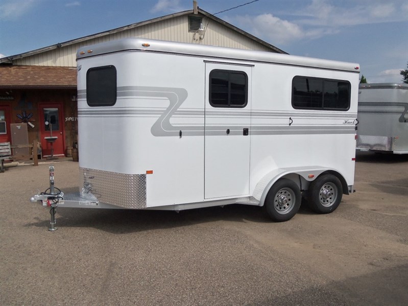 2025 Hawk 2 horse strtld w/ bulkhead window