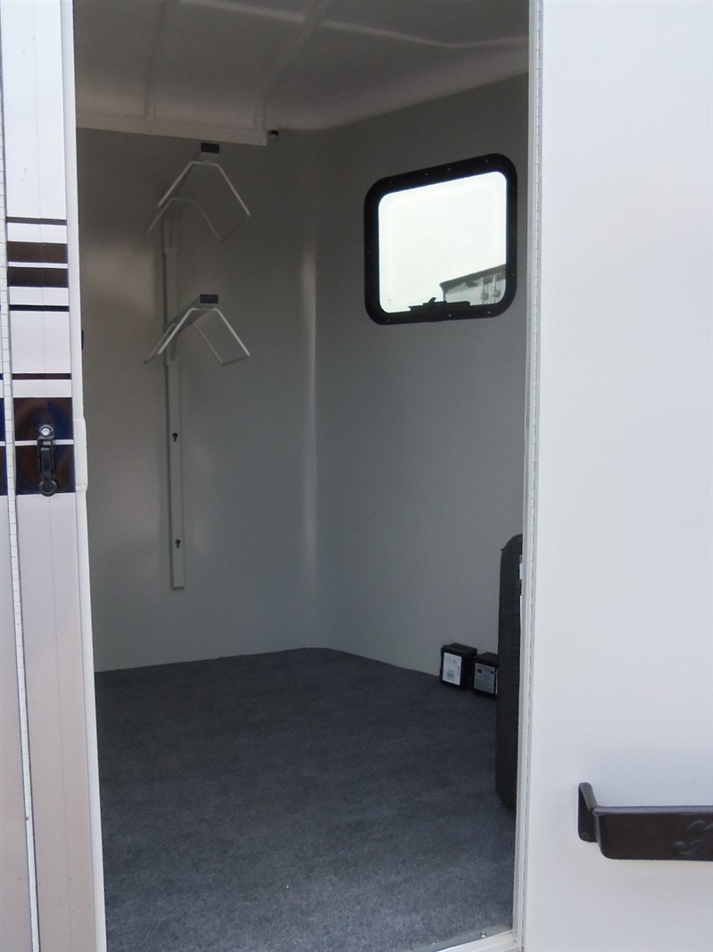 Trailer Photo 8