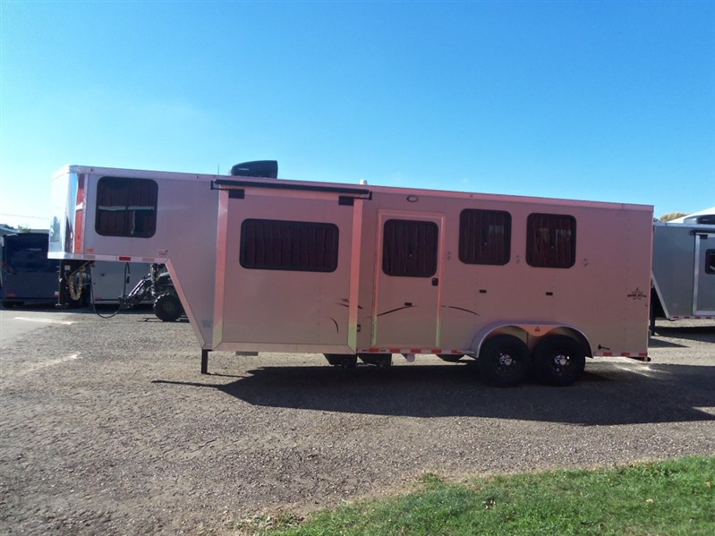Trailer Photo 2