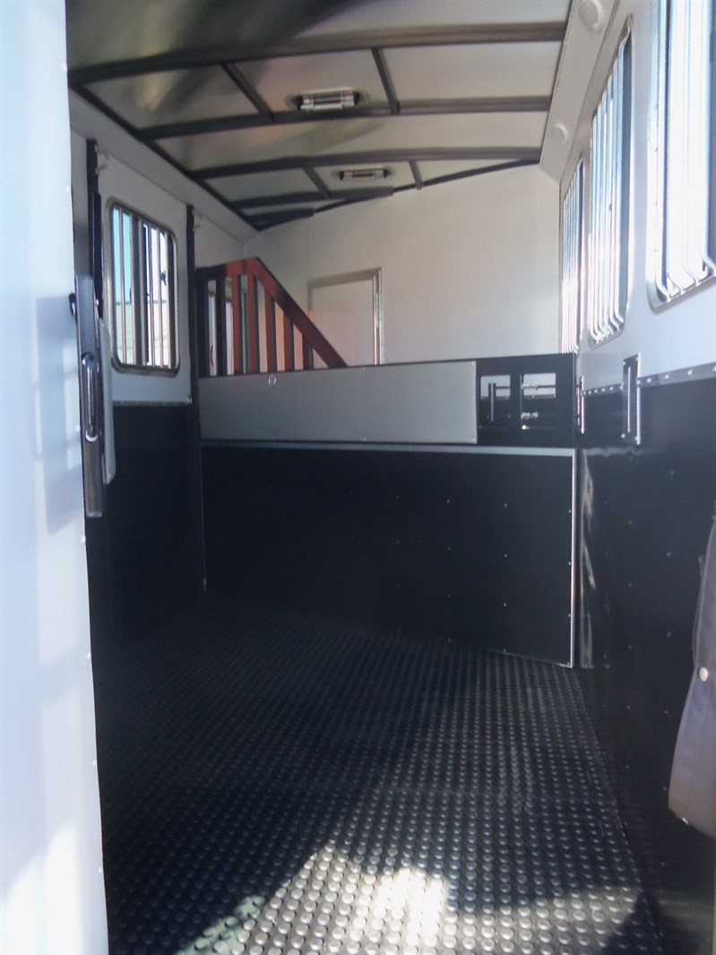 Trailer Photo 7