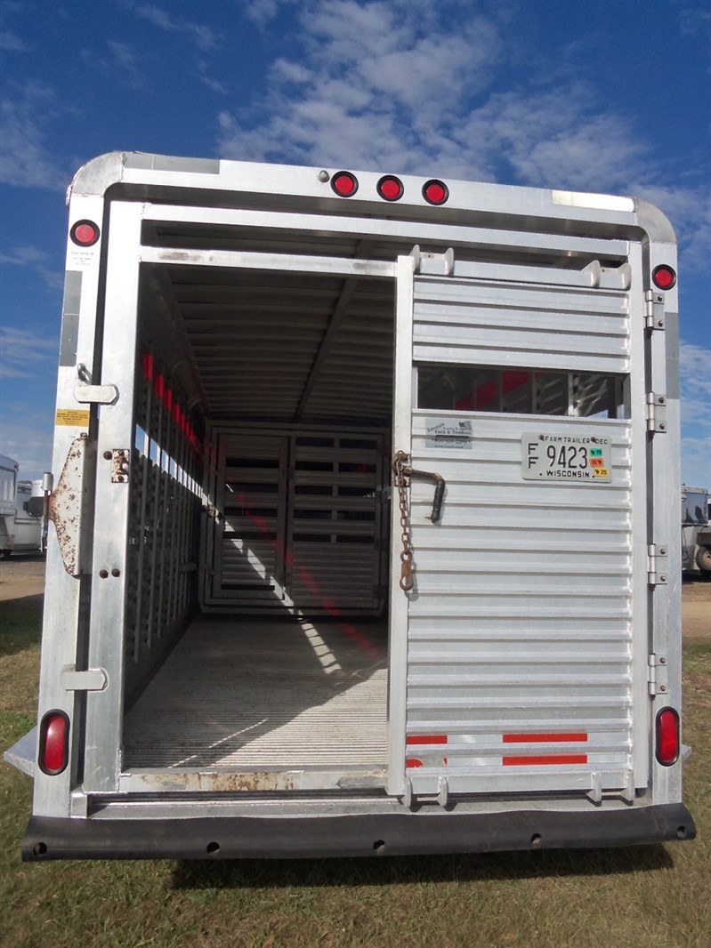 1995 Kiefer Built 30' stock gn - tri axle