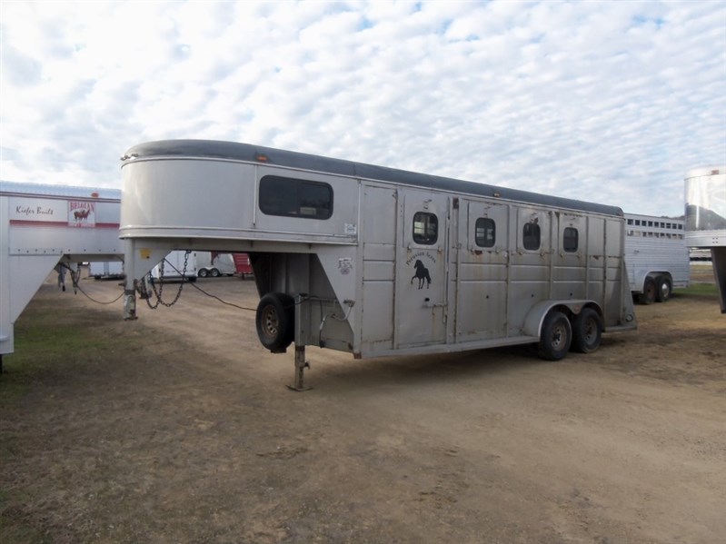 Trailer Photo 12