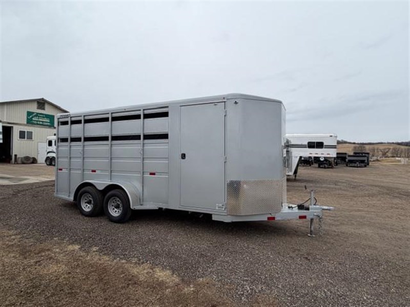 2022 Titan 4 horse bp