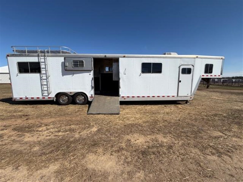1998 Featherlite 6 horse head to head gn