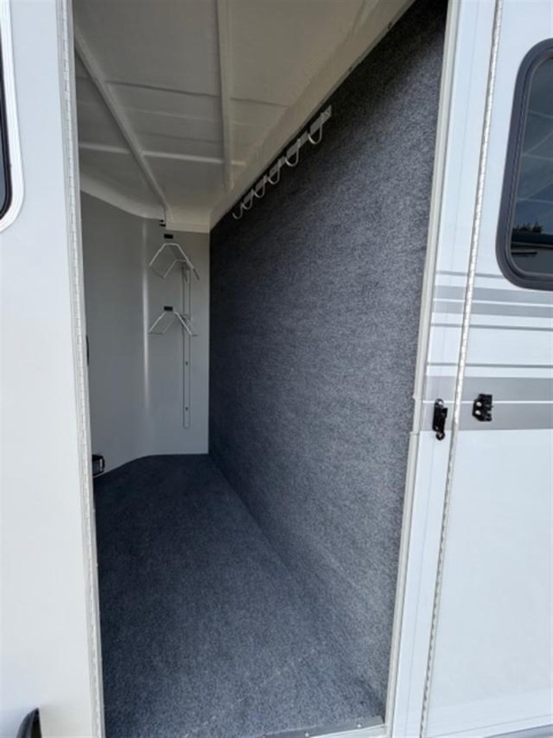 Trailer Photo 11