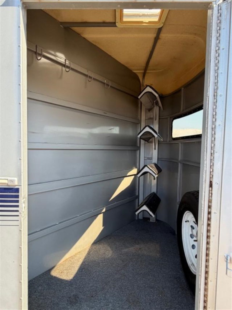 1995 Kiefer Built 4 horse bp