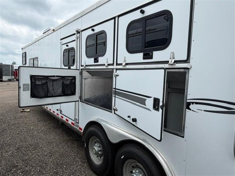 Trailer Photo 4