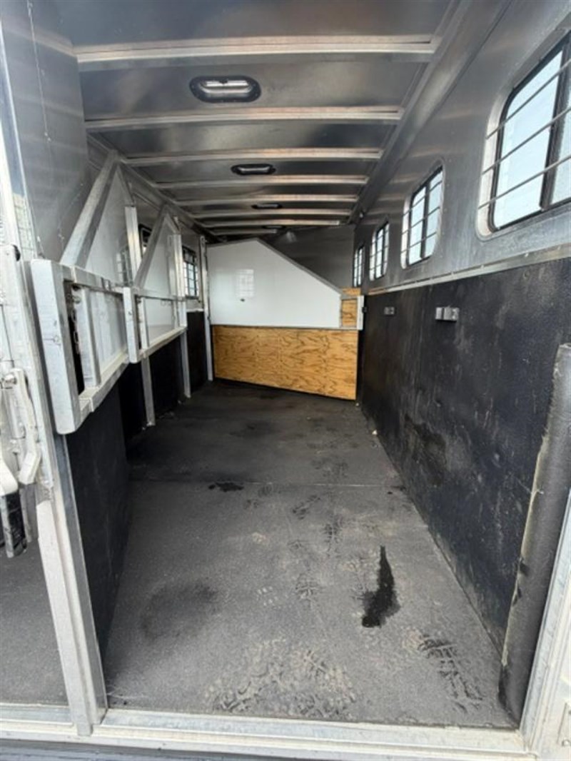 Trailer Photo 13