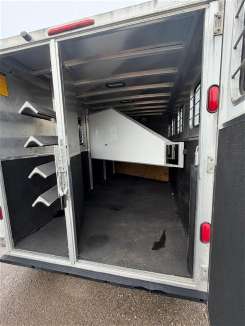 Trailer Photo 11