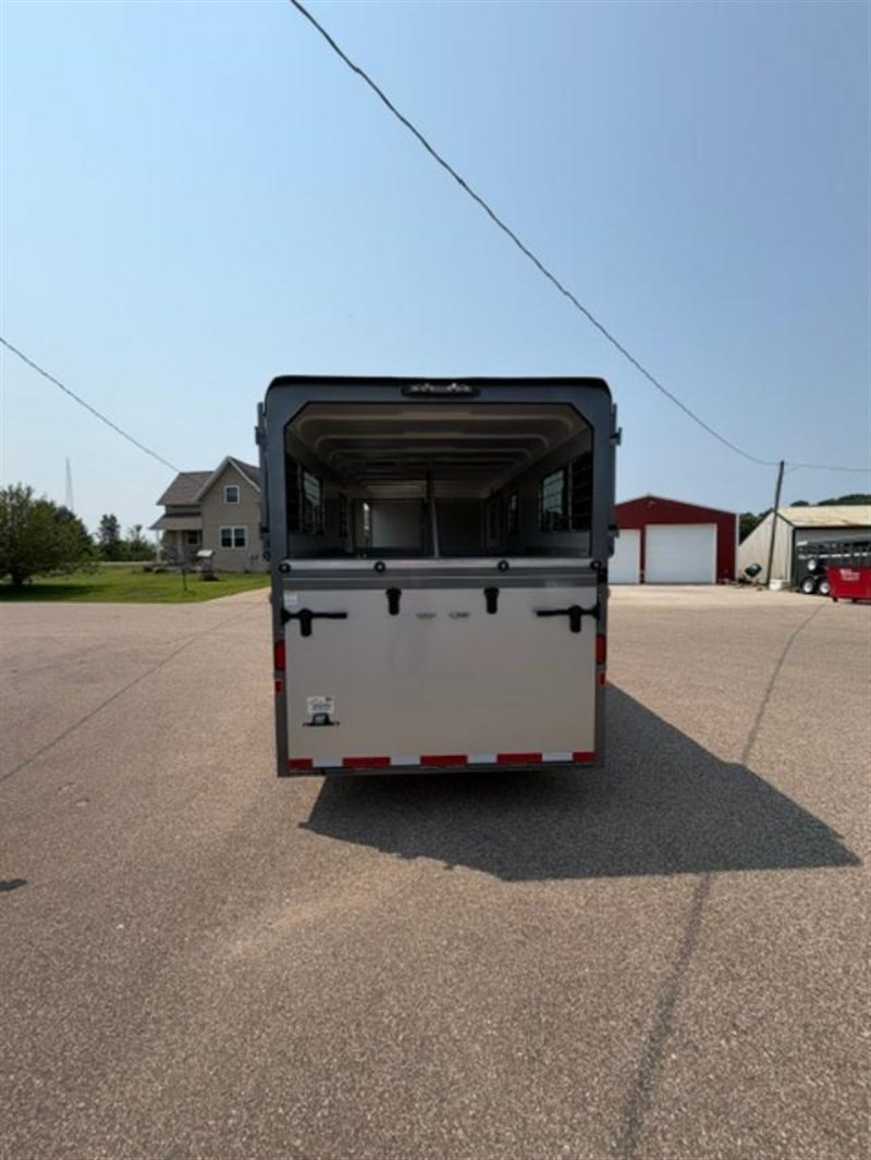 Trailer Photo 9