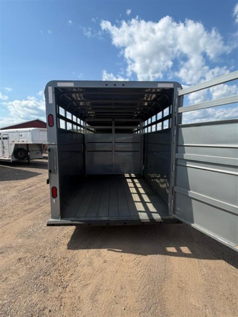 Trailer Photo 7