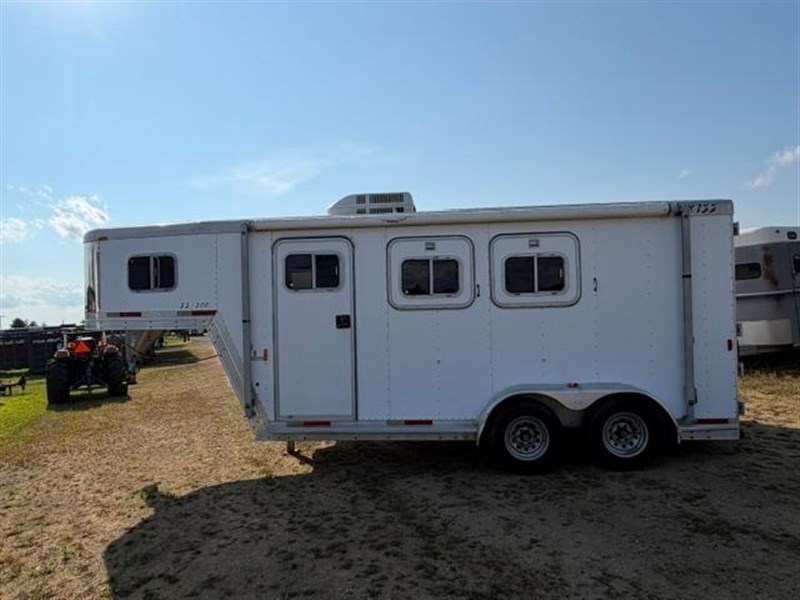 Trailer Photo 11