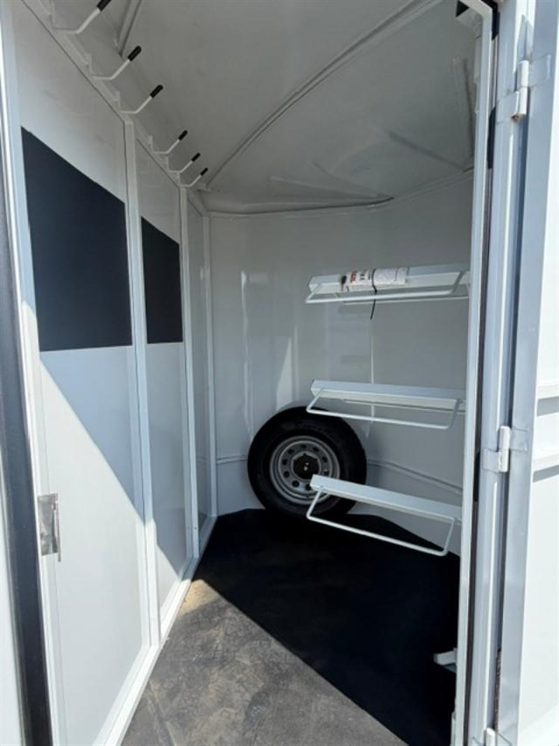 Trailer Photo 5