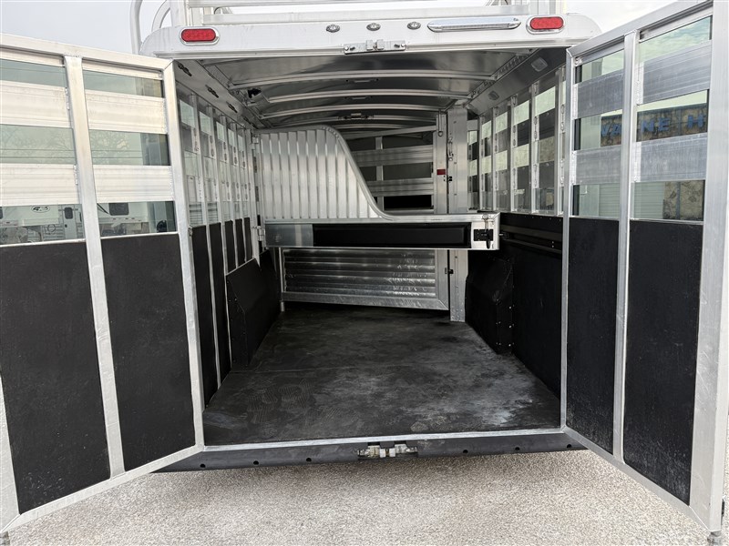 Trailer Photo 8