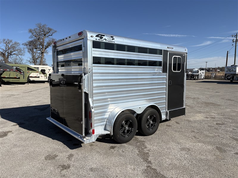 2025 4-star 2 horse bumper pull