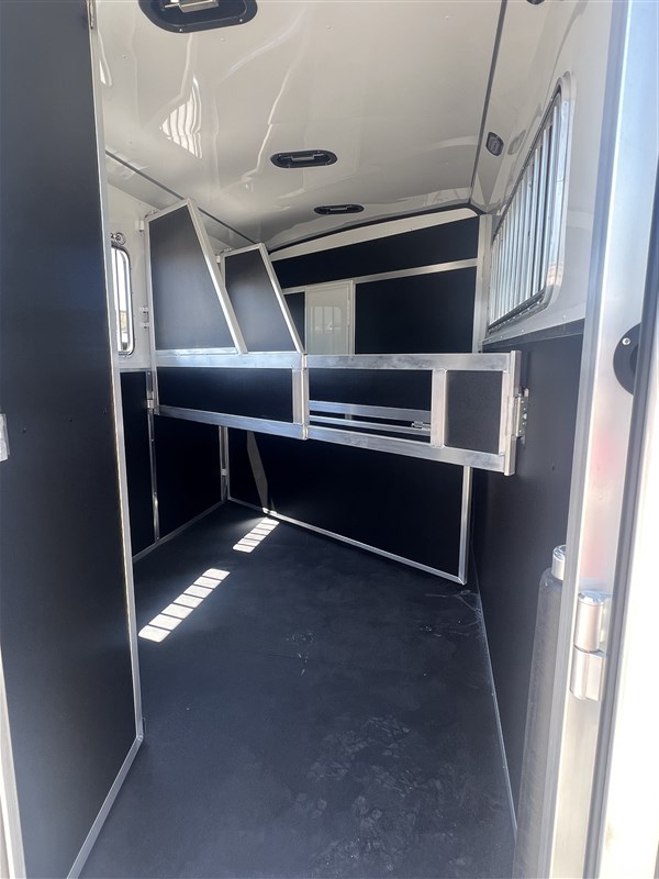 Trailer Photo 19