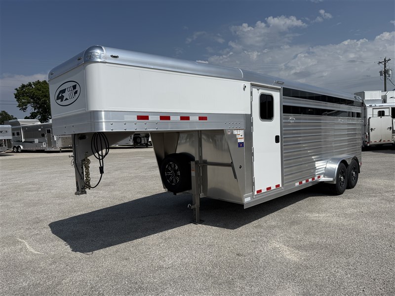 2027 4-star 20' 3/4 horse stock combo