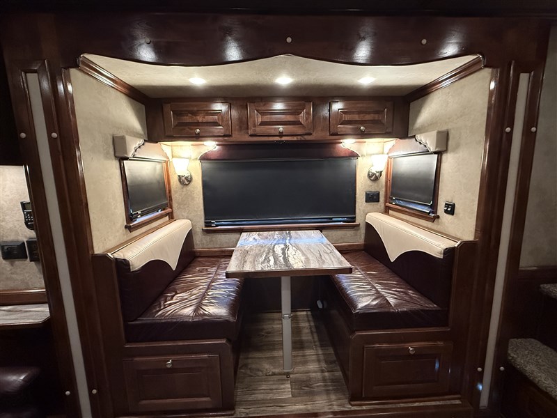 2018 Elite 3 horse 16' outback