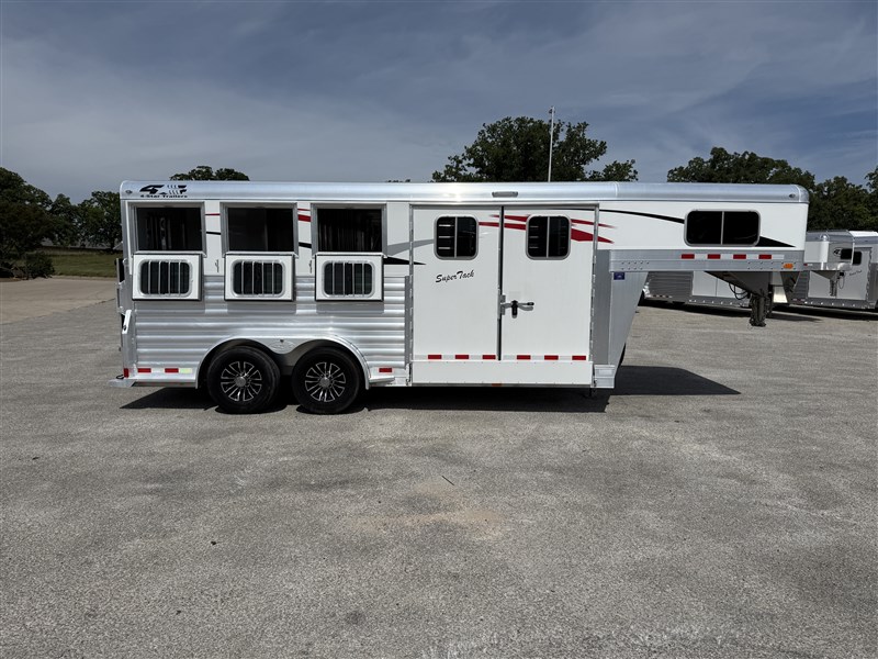 2024 4-star 3 horse super tack deluxe