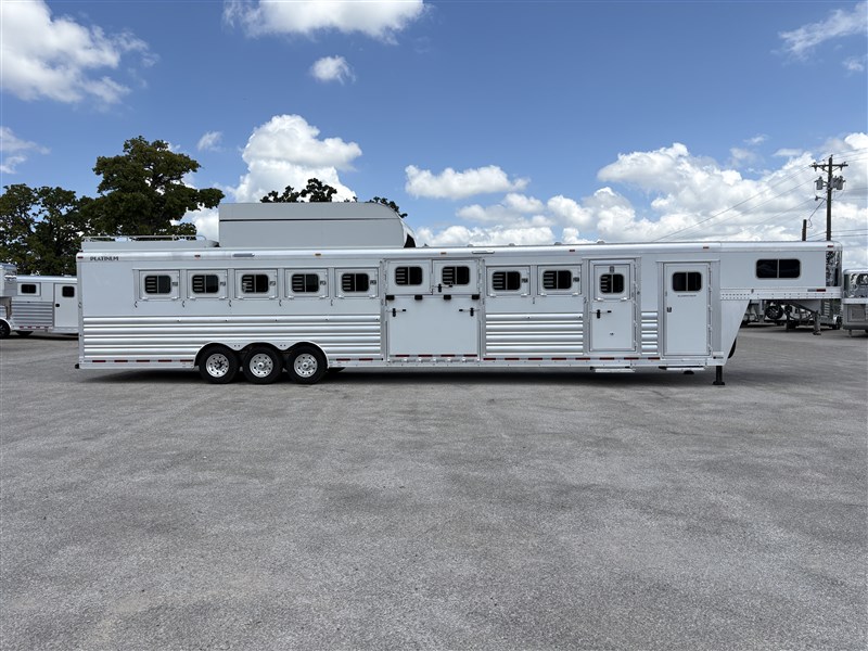 2019 Platinum Coach 10h side load