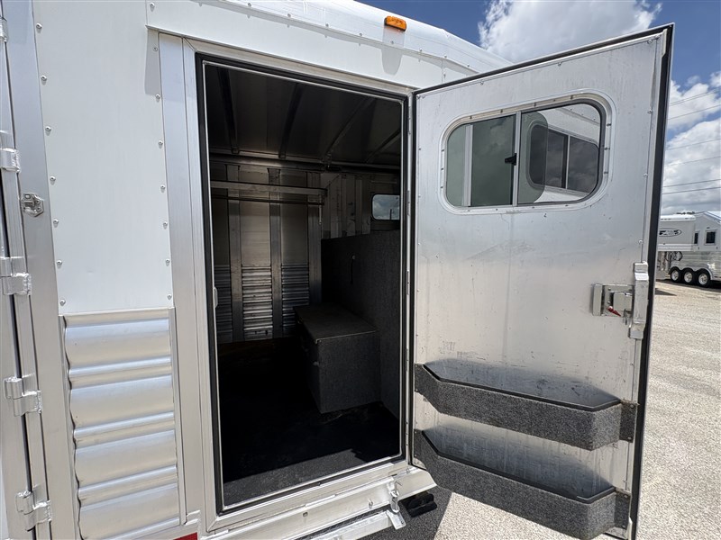 Trailer Photo 14
