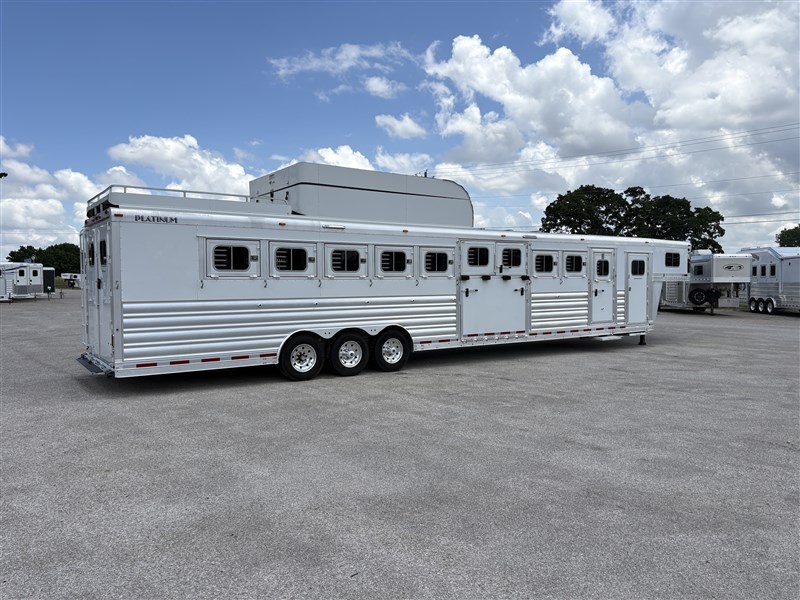 2019 Platinum Coach 10h side load
