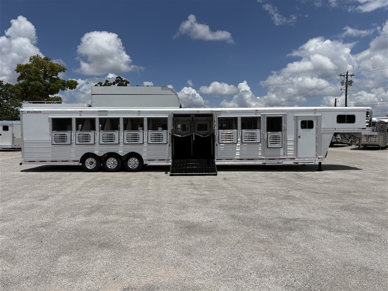 2019 Platinum Coach 10h side load