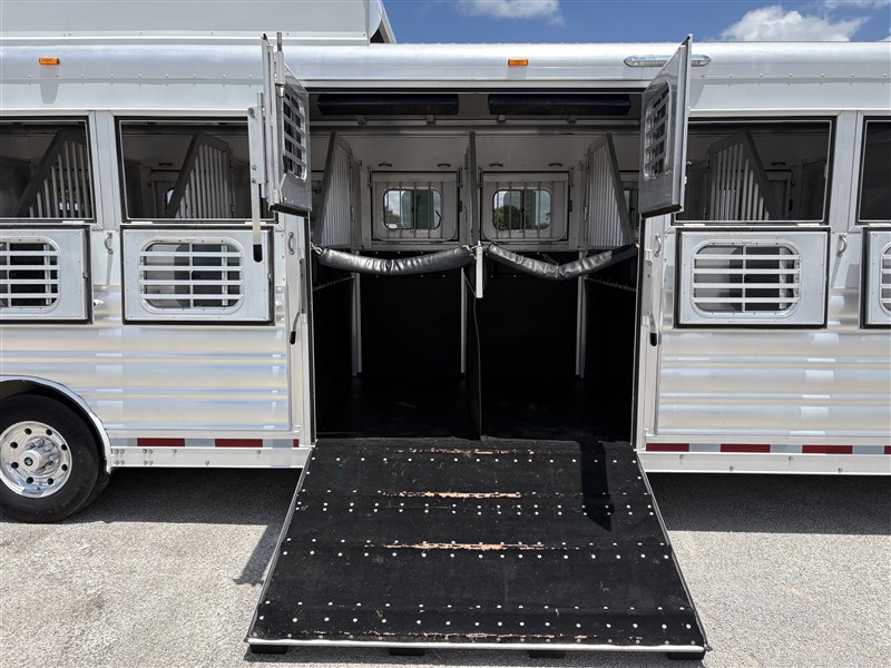 2019 Platinum Coach 10h side load