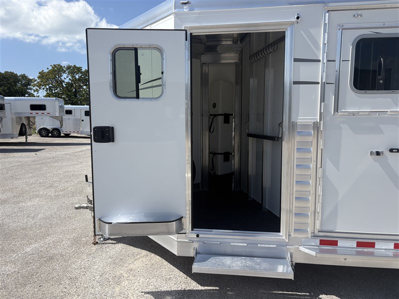 Trailer Photo 14