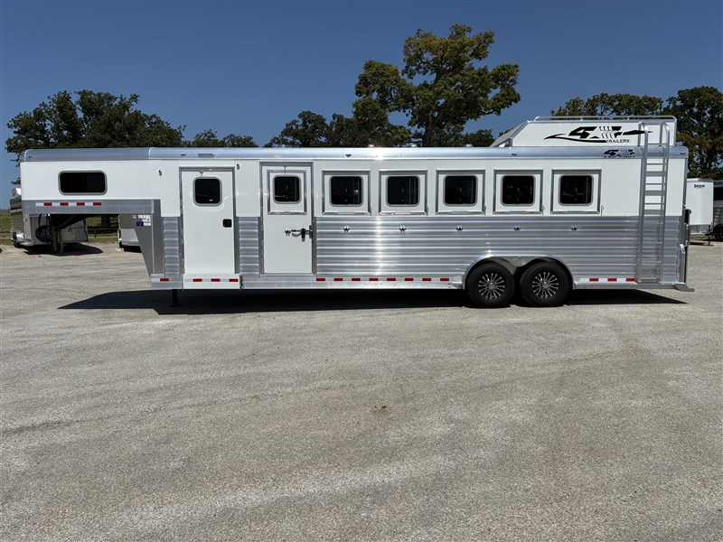 Trailer Photo 2
