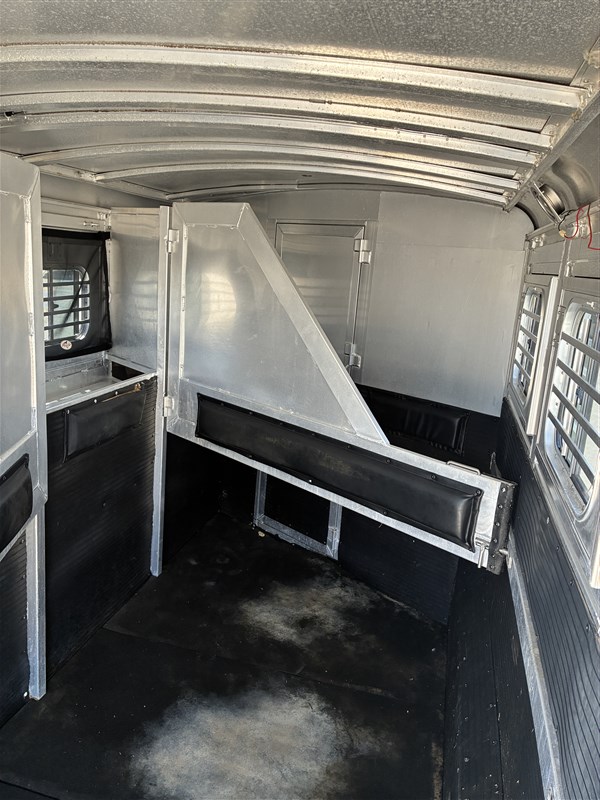 Trailer Photo 11