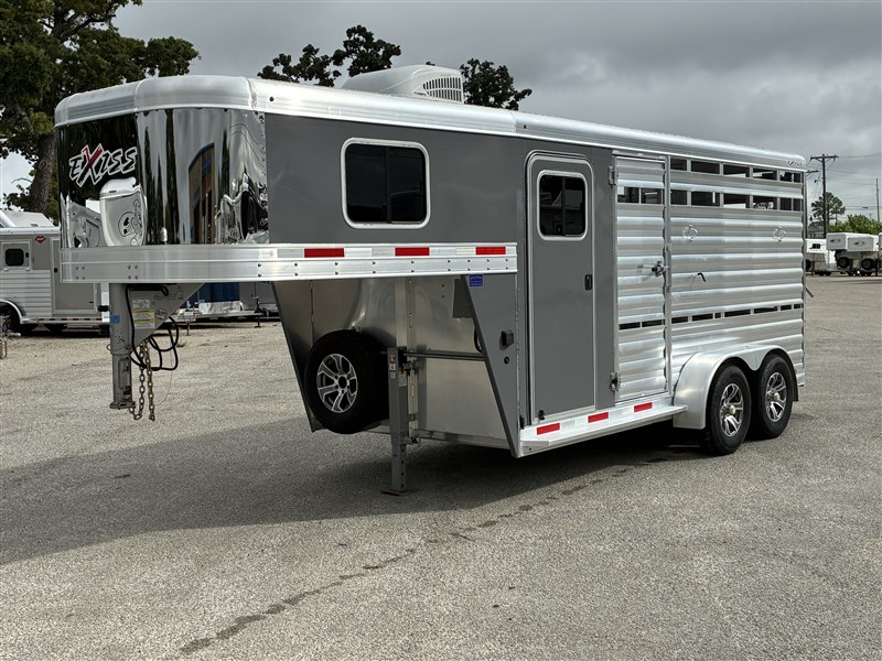 Trailer Photo 2