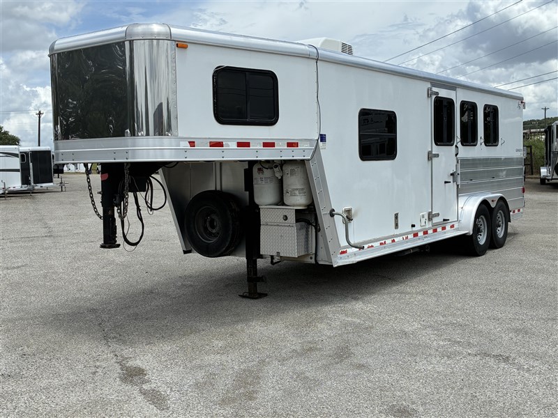 Trailer Photo 2