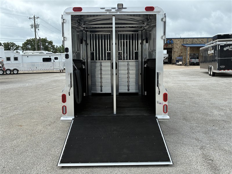 Trailer Photo 11