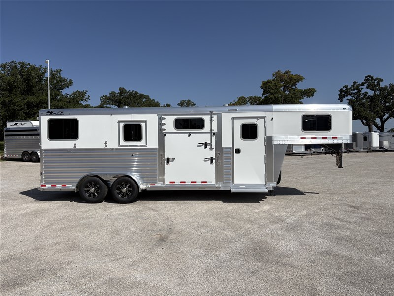 Trailer Photo 2