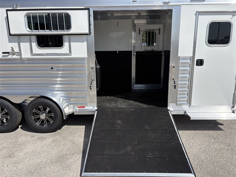 Trailer Photo 8
