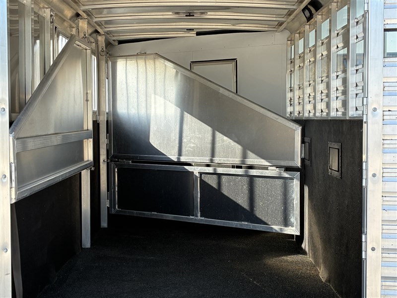 Trailer Photo 15