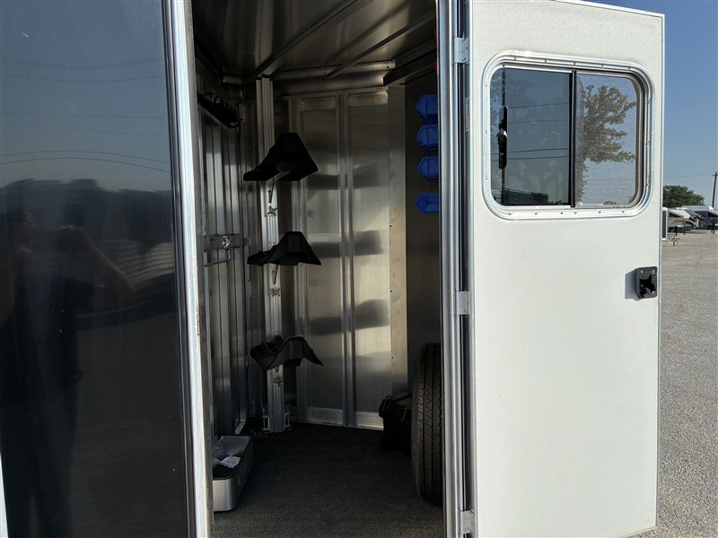 Trailer Photo 9