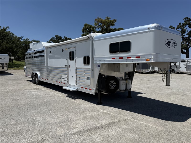 Trailer Photo 2