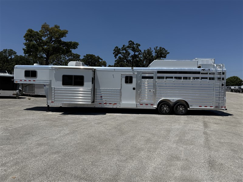 Trailer Photo 13